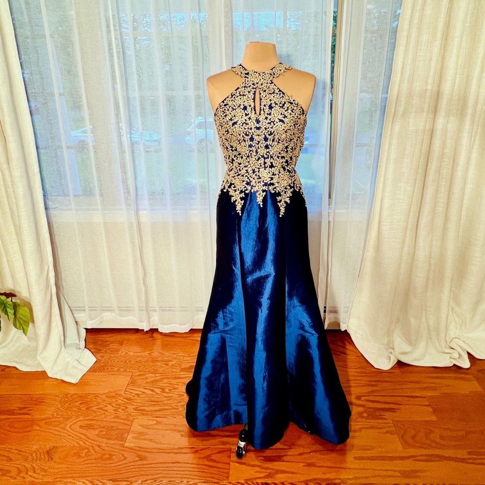 Spectacular royal blue/gold  gown is perfect for Prom or any special occasion ✨